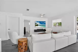 565 110th Ave N, Naples, FL 34108 - Photo 13