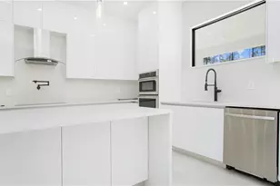 3518 2nd Ave SE, Naples, FL 34117 - Photo 9