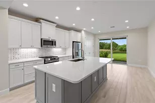 2937 Heritage Pnes Dr, Fort Myers, FL 33905 - Photo 9