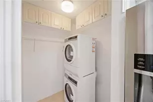 1608 Spoonbill Ln, Naples, FL 34105 - Photo 9