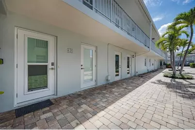 626 12th Ave S #626, Naples, FL 34102 - Photo 3
