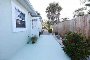 1270 11th St N, Naples, FL 34102 - Photo 17