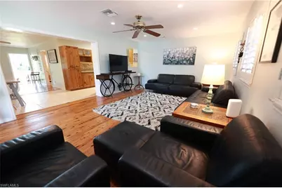 1270 11th St N, Naples, FL 34102 - Photo 9