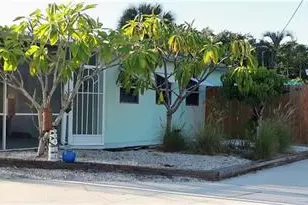 1270 11th St N, Naples, FL 34102 - Photo 25