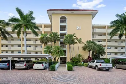 21 High Point Cir E #601, Naples, FL 34103 - Photo 3