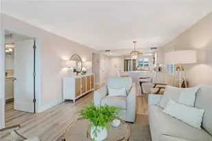 21 High Point Cir E, Naples, FL 34103 - Photo 9