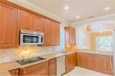 2915 Coco Lakes Dr, Naples, FL 34105 - Photo 19