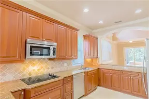 2915 Coco Lakes Dr, Naples, FL 34105 - Photo 19