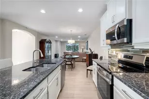 14883 Edgewater Cir, Naples, FL 34114 - Photo 7