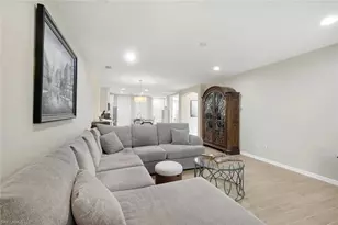 14883 Edgewater Cir, Naples, FL 34114 - Photo 5