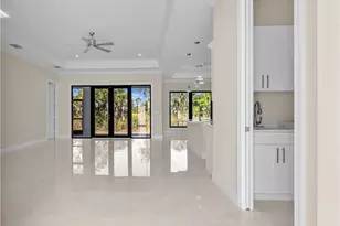 1819 12th Ave NE, Naples, FL 34120 - Photo 7