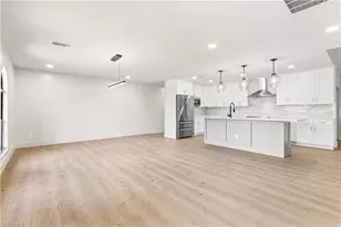 1911 Princess Ct, Naples, FL 34110 - Photo 7