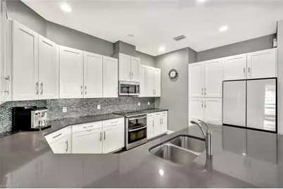 9492 Isla Bella Cir, Bonita Springs, FL 34135 - Photo 11