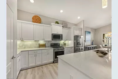 10304 Porto Romano Dr, Miromar Lakes, FL 33913 - Photo 7