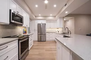 400 Park Shore Dr, Naples, FL 34103 - Photo 5