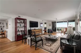 6825 Grenadier Blvd, Naples, FL 34108 - Photo 13