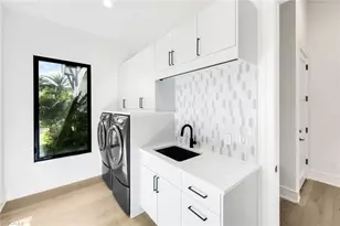 3891 Brynwood Dr, Naples, FL 34119 - Photo 31