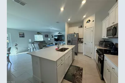 4002 NE 9th Pl, Cape Coral, FL 33909 - Photo 3