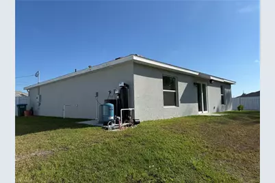 4002 NE 9th Pl, Cape Coral, FL 33909 - Photo 13