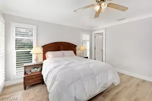 265 Yorkshire Ct, Naples, FL 34112 - Photo 9