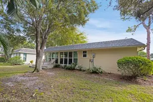 265 Yorkshire Ct, Naples, FL 34112 - Photo 5