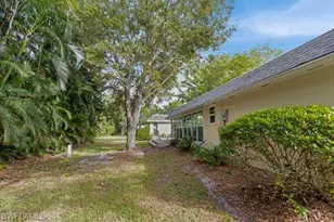 265 Yorkshire Ct, Naples, FL 34112 - Photo 7