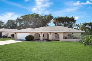 307 Country Club Dr, Naples, FL 34110 - Photo 7