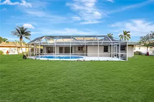 307 Country Club Dr, Naples, FL 34110 - Photo 3