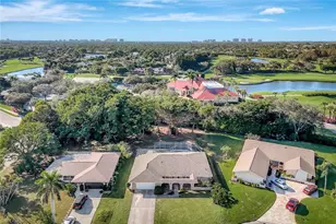 307 Country Club Dr, Naples, FL 34110 - Photo 9