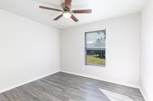 814 SW 10th Pl, Cape Coral, FL 33991 - Photo 11