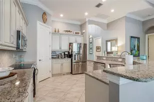 7315 Lantana Cir N, Naples, FL 34119 - Photo 7