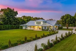 624 Ridge Dr, Naples, FL 34108 - Photo 9