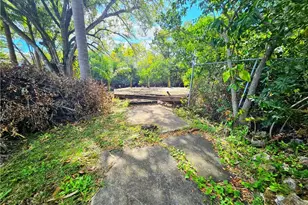 137 Dow Ln, North Fort Myers, FL 33917 - Photo 5