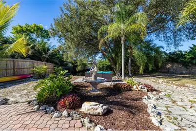 20520 Pine Tree Ln, Estero, FL 33928 - Photo 25