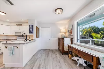 20520 Pine Tree Ln, Estero, FL 33928 - Photo 7