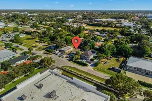 2495 Bayside St, Naples, FL 34112 - Photo 7