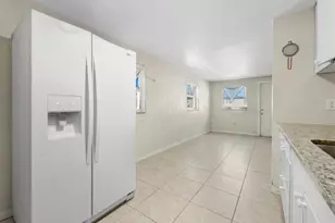 2495 Bayside St, Naples, FL 34112 - Photo 11