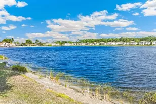 2876 W Crown Pointe Blvd, Naples, FL 34112 - Photo 29