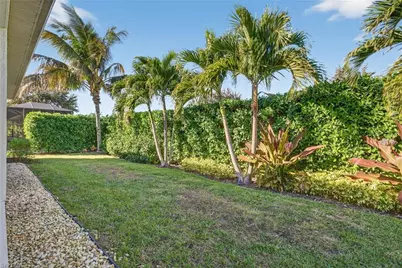 24920 Divot Dr, Bonita Springs, FL 34135 - Photo 25