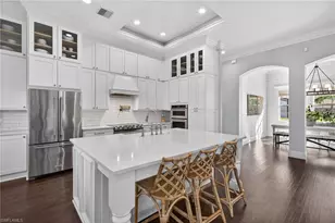 24920 Divot Dr, Bonita Springs, FL 34135 - Photo 3