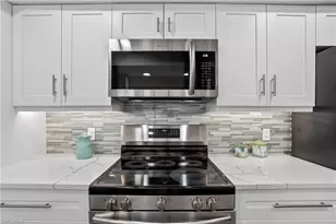 15 Bluebill Ave, Naples, FL 34108 - Photo 13