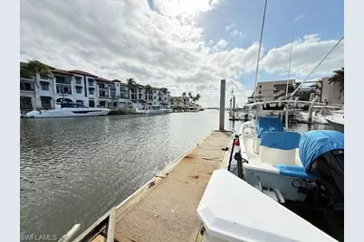 801 River Point Dr, Naples, FL 34102 - Photo 9