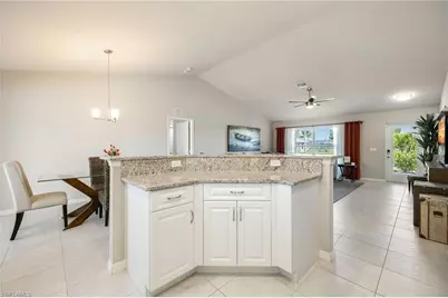 204 SW 28th St, Cape Coral, FL 33914 - Photo 17