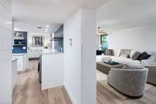 10475 Gulf Shore Dr, Naples, FL 34108 - Photo 9