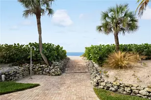 10475 Gulf Shore Dr, Naples, FL 34108 - Photo 25