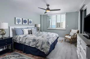 21 Bluebill Ave, Naples, FL 34108 - Photo 5