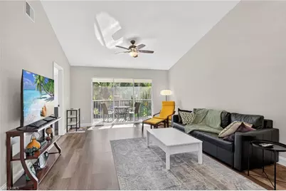 209 Robin Hood Cir #201, Naples, FL 34104 - Photo 3