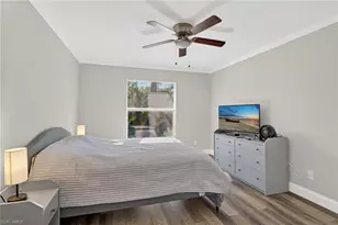 209 Robin Hood Cir, Naples, FL 34104 - Photo 9