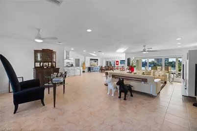 319 Pirates Bight, Naples, FL 34103 - Photo 3