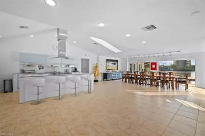 319 Pirates Bight, Naples, FL 34103 - Photo 7